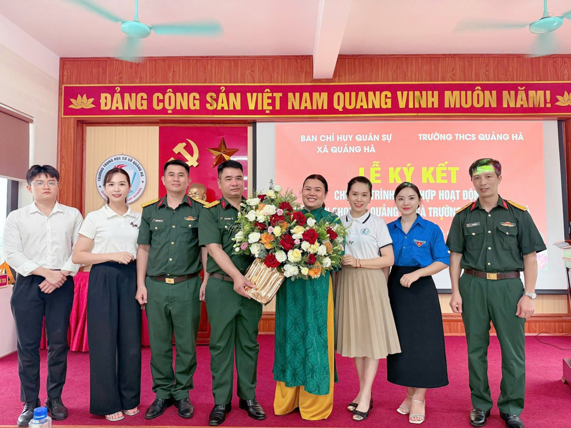 LỄ KÝ KẾT CHƯƠNG TRÌNH PHỐI HỢP HOẠT ĐỘNG GIỮA BAN CHỈ HUY QUÂN SỰ XÃ QUẢNG HÀ VÀ TRƯỜNG THCS QUẢNG HÀ
